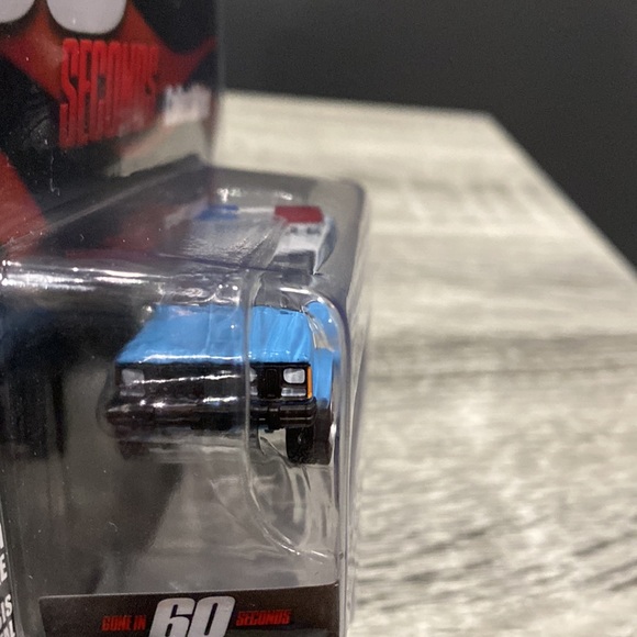 GreenLight | Gone in 60 Seconds: 1995 Jeep Cherokee - 1:64 Scale Die-Cast - Picture 8 of 11